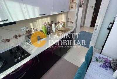 Apartament cu 3 camere semidecomandat în Podu Roș - 9