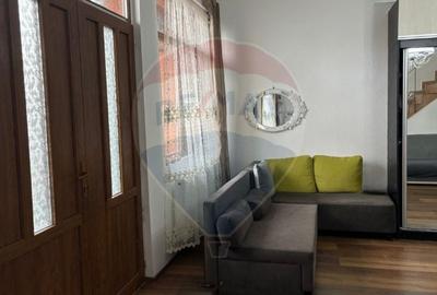 Casa cu 3 camere pretabila pentru Spatiu Comercial in Bucurestii Noi Casa cu 3 camere pretabila pentru Spatiu Comercial in Bucurestii Noi - 2