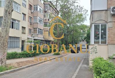 Apartament cu 3 camere decomandat în Rovine - 12