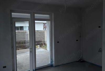 Casă cu 3 camere cu Teren 440 Mp în Central - 9