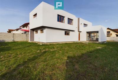 Vila la gri in Via Carmina - 8