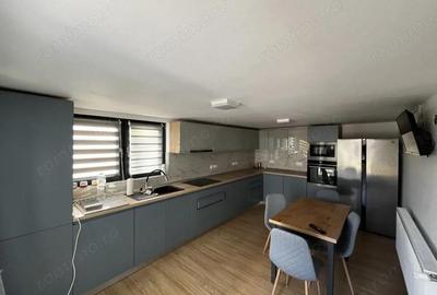 Casă cu 7 camere cu Teren 1600 Mp în Berchez - 1