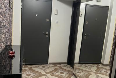 Apartament cu 2 camere semidecomandat în Km 4 - 5