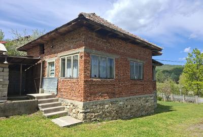 Casă cu 4 camere în Negrulești - 2