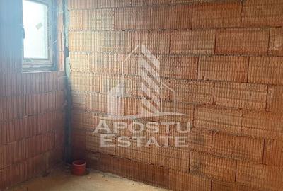 Casă cu 4 camere cu Teren 278 Mp în Bucovăț - 2