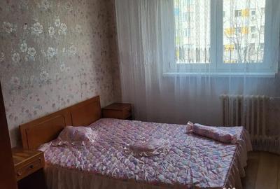 Apartament cu 3 camere semidecomandat în Rahova - 3
