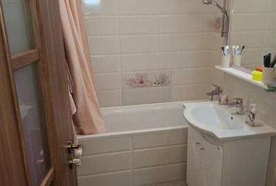 Apartament cu 3 camere decomandat, mobilat în Tractorul - 5