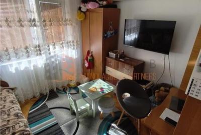 Apartament 3 camere cf 1 semidecomandat zona Micro 5 - 5