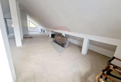 Casă cu 5 camere cu Teren 465 Mp în Dărmănești - 15