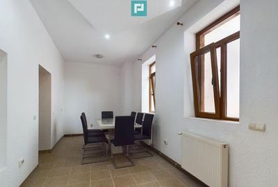 Casă cu 8 camere cu Teren 1901 Mp în Cărpiniș - 9