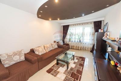 Apartament cu 3 camere decomandat, mobilat în Titan