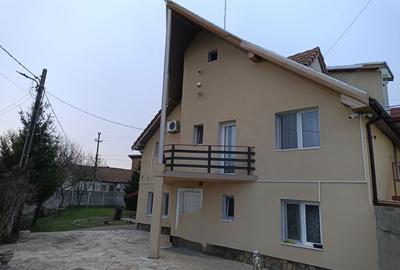 Casă cu 4 camere în Central - 1