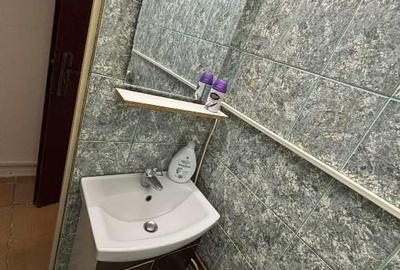 Garsonieră de închiriat, centrală pe gaz, etaj 3, bucatarie separată, Calea Giro - 5