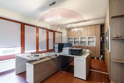 Casă cu 7 camere cu Teren 690 Mp în Malul Mureșului - 2