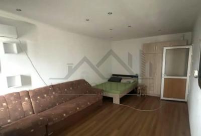 Apartament cu 2 camere decomandat în Nicolina