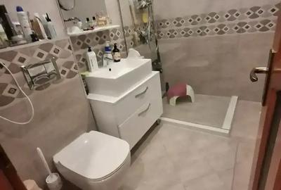PROPRIETAR, vand apartament in Lunca cu 3 camere la et. 4 - 6