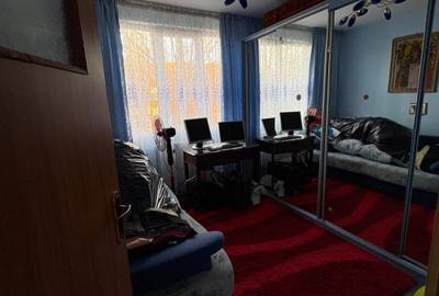 Apartament cu 3 camere semidecomandat, mobilat în Berceni - 13