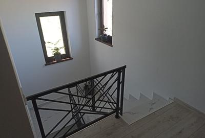 Casa D+P+E la intrare in Curtesti - 9