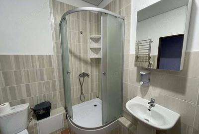 Apartament cu 2 camere decomandat în Tractorul