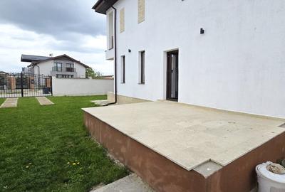 Casă individuală cu 4 camere cu Canalizare în Central - 18