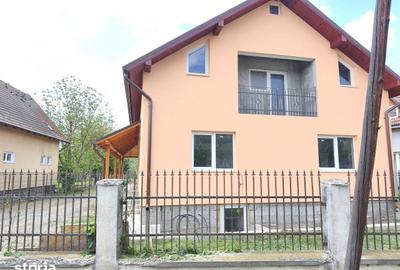 Casă cu 5 camere cu Teren 1100 Mp în Ernei - 1