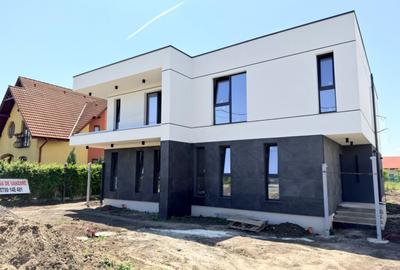 Duplex cu 4 camere cu Canalizare în Dumbrăvița - 2