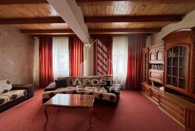 Apartament cu 3 camere semidecomandat, mobilat în Lipovei