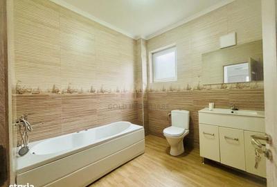 Casă cu 4 camere cu Teren 500 Mp în Central