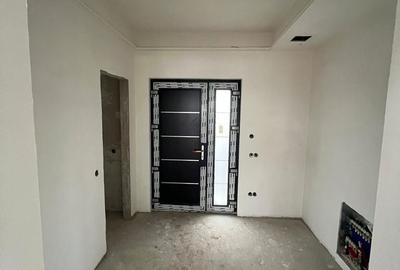 Casă cu 3 camere cu Teren 450 Mp în Central