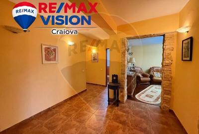 Apartament cu 4 camere decomandat în 1 Mai
