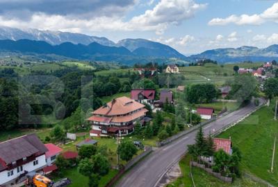 Pensiune de 570 mp, 14 camere cu bai proprii, teren de 2370 Pensiune de 570 mp, 14 camere cu bai proprii, teren de 2370 - 1