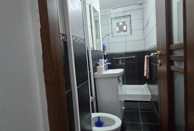 Apartament cu 3 camere semidecomandat, mobilat în Micro 5 - 4