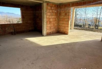 Casă cu 4 camere cu Teren 536 Mp în Groși - 4