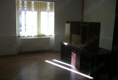 Casă cu 5 camere în Central - 3