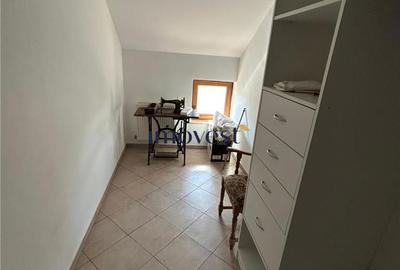 Casă cu 4 camere cu Teren 1000 Mp în Central - 4