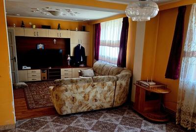 Casă cu 4 camere decomandat în Central - 6