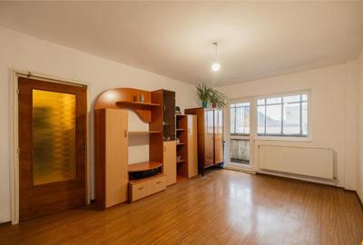 Apartament cu 3 camere decomandat, mobilat în Răcădău