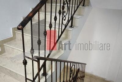 Apartament cu 3 camere decomandat în Jiului - 10
