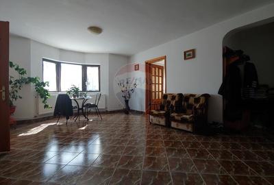 Casă individuală cu 6 camere cu Canalizare în Zvoriștea - 43