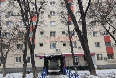 Apartament cu 2 camere semidecomandat în Apărătorii Patriei