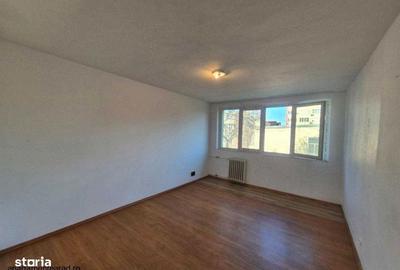 Apartament cu 2 camere decomandat în Podgoria