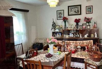 Casă cu 4 camere cu Teren 4600 Mp în Siret - 2