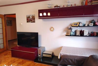 Apartament cu 4 camere decomandat în Traian - 9
