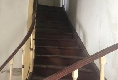 Casă cu 4 camere cu Teren 200 Mp în Central - 2