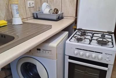 Garsonieră decomandată în Baba Novac