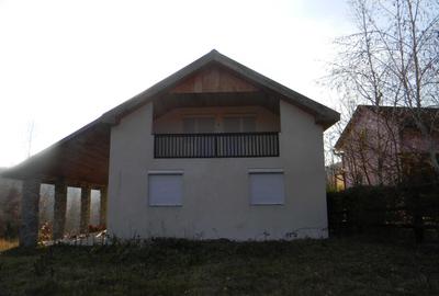 Casă cu 3 camere în Groșeni