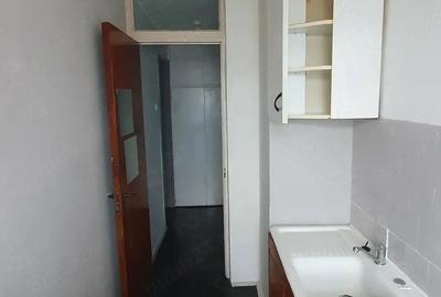 Garsonieră decomandată în Dristor