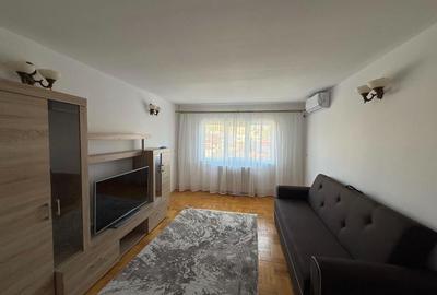 Apartament cu 2 camere decomandat în Trocadero