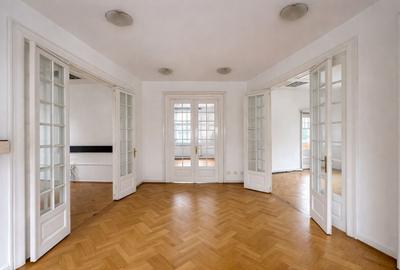 Casă cu 20 camere cu Canalizare în Aviatorilor - 1