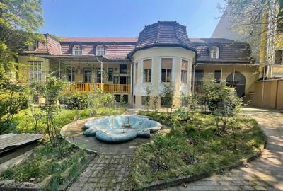 Casă cu 6 camere cu Teren 408 Mp în Sinaia - 1